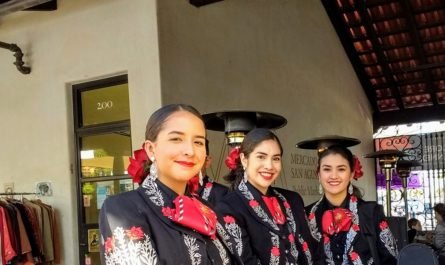 Tucson High School entertainers