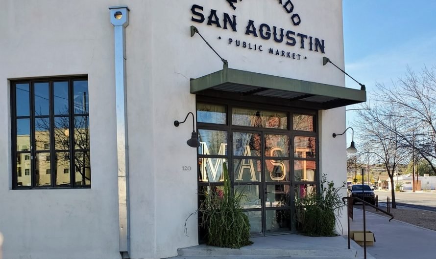 Behind Mercado San Agustin…a little bit of Italy?