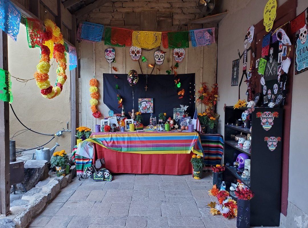 Family altars Tucson Presidio Dia de los Muertos 2021