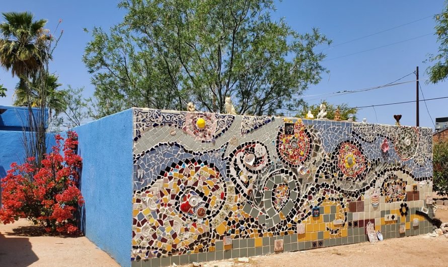 Mirror and tile mural good for selfies