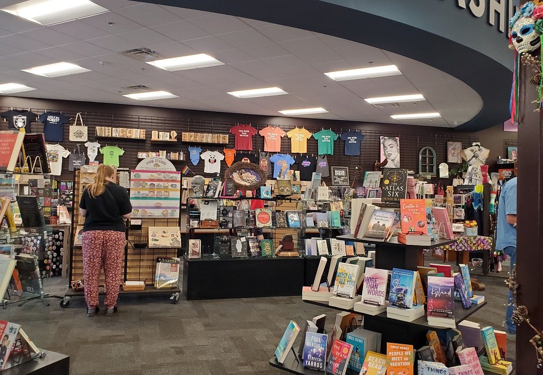bookmans check out counter