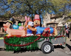 trailer with inflatable dachshunds at Pet Parade 2024